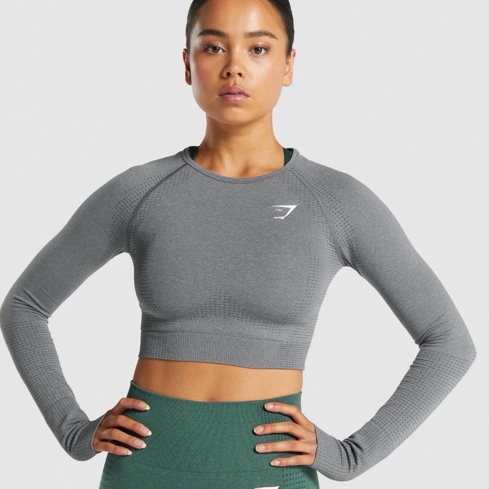 Women’s Gymshark Gray Cropped top athletic Gym long sleeve Vital, Small